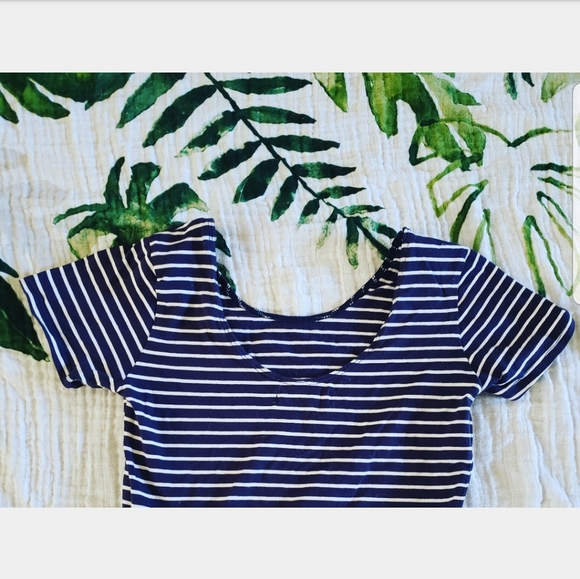 Navy and White Crop Top - Picture 2 of 3
